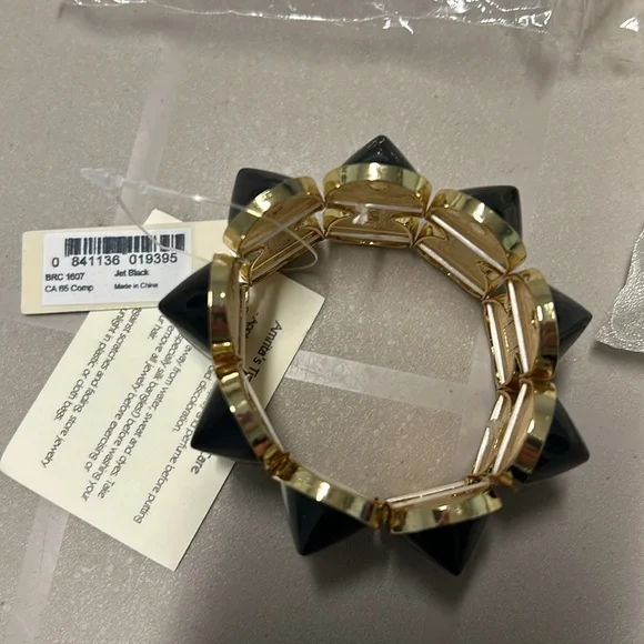 New Jet Black & Gold tone Hampton Spike Stretch Bracelet - Picture 5 of 7